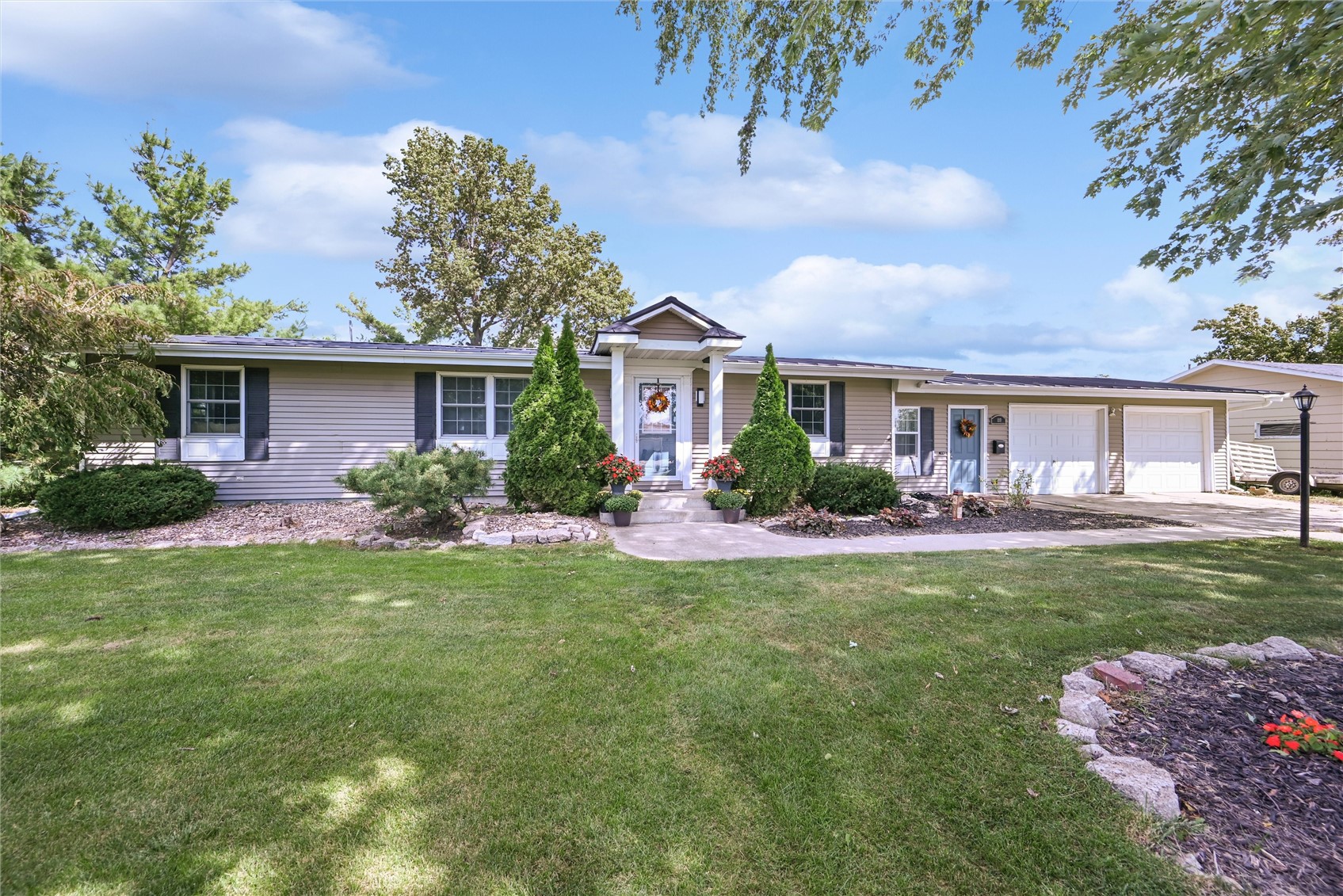109 Elm Street Van Horne IA 52346