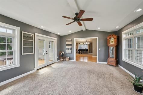 109 Elm Street Van Horne IA 52346