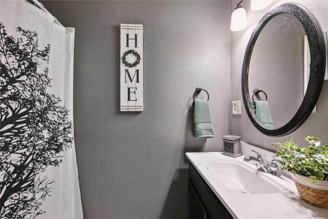 109 Elm Street Van Horne IA 52346