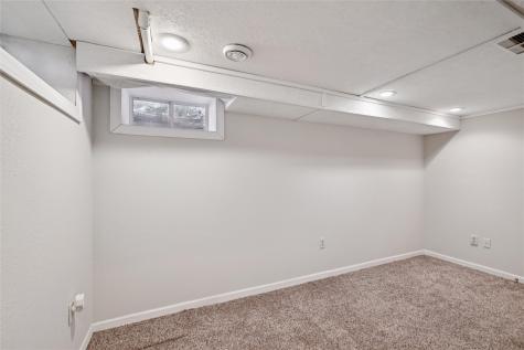 109 Elm Street Van Horne IA 52346