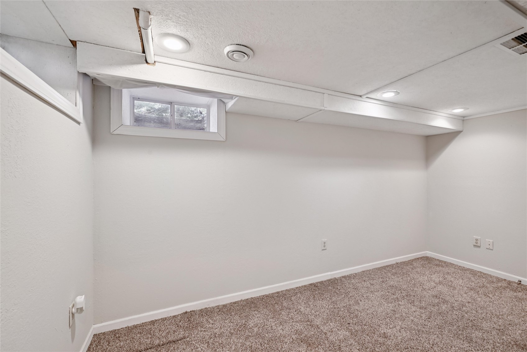 109 Elm Street Van Horne IA 52346