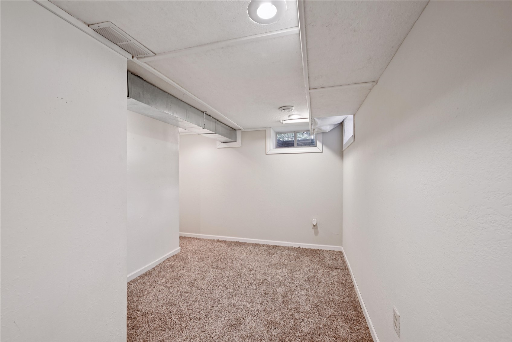 109 Elm Street Van Horne IA 52346