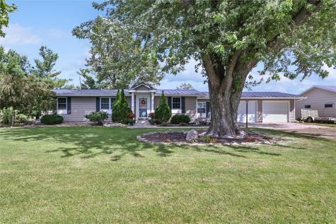 109 Elm Street Van Horne IA 52346