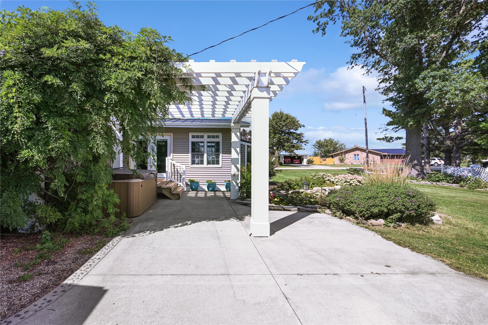 109 Elm Street Van Horne IA 52346