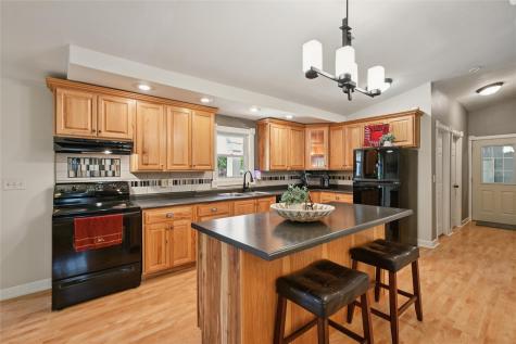 109 Elm Street Van Horne IA 52346