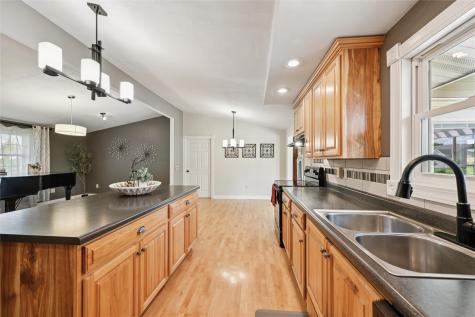 109 Elm Street Van Horne IA 52346