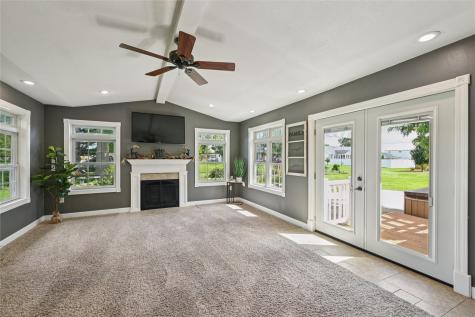 109 Elm Street Van Horne IA 52346