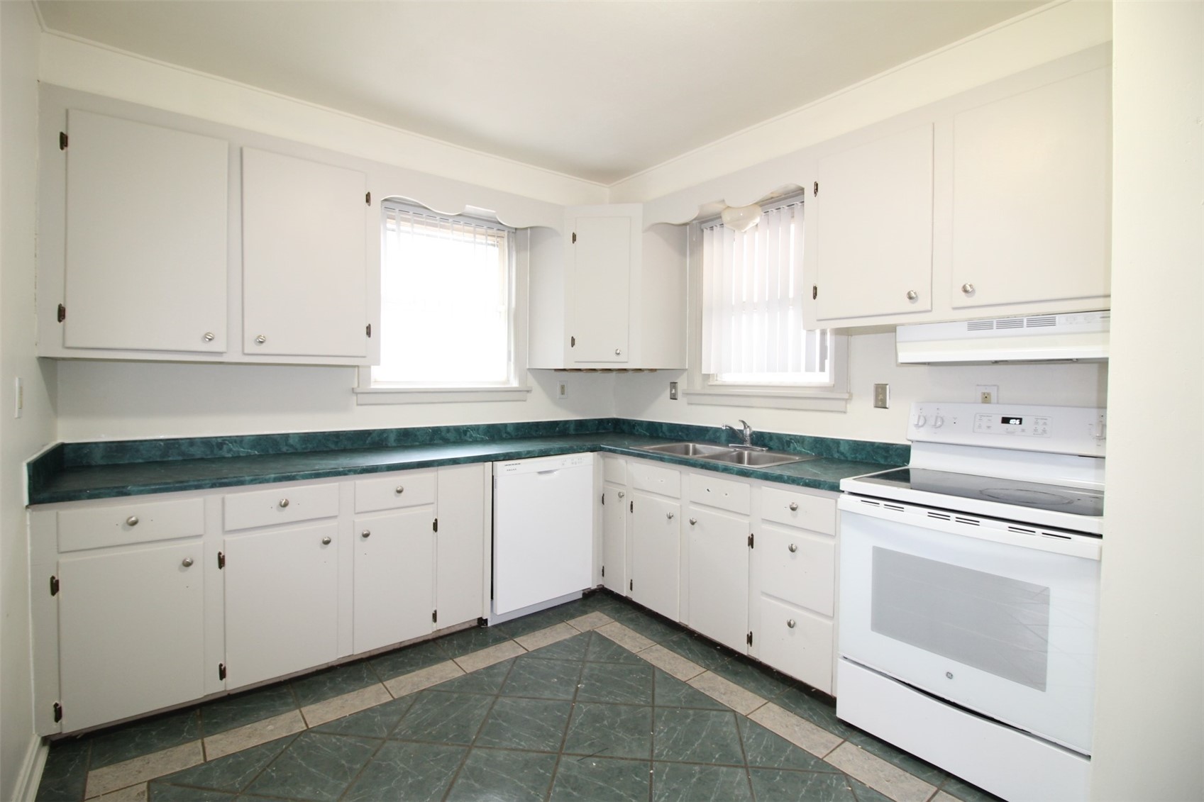 1421 1st Avenue SW Cedar Rapids IA 52404