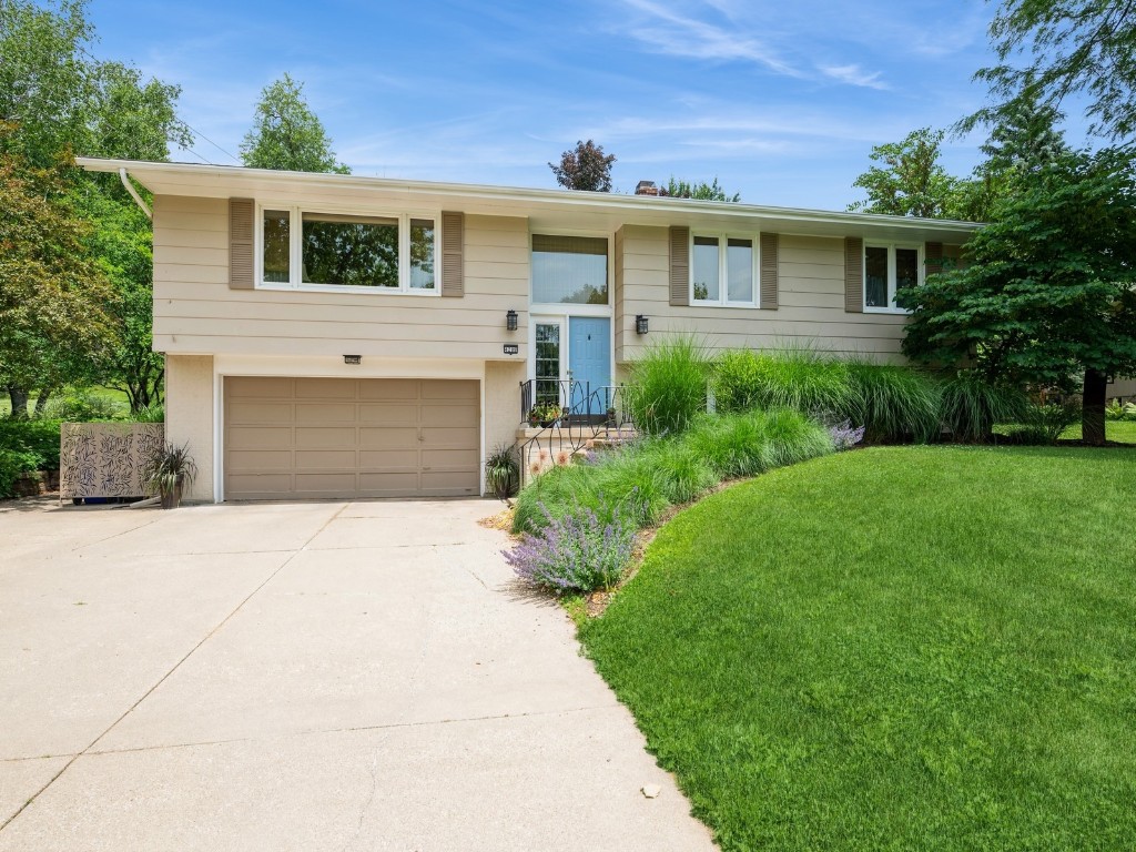 4288 Fox Meadow Drive SE Cedar Rapids IA 52403