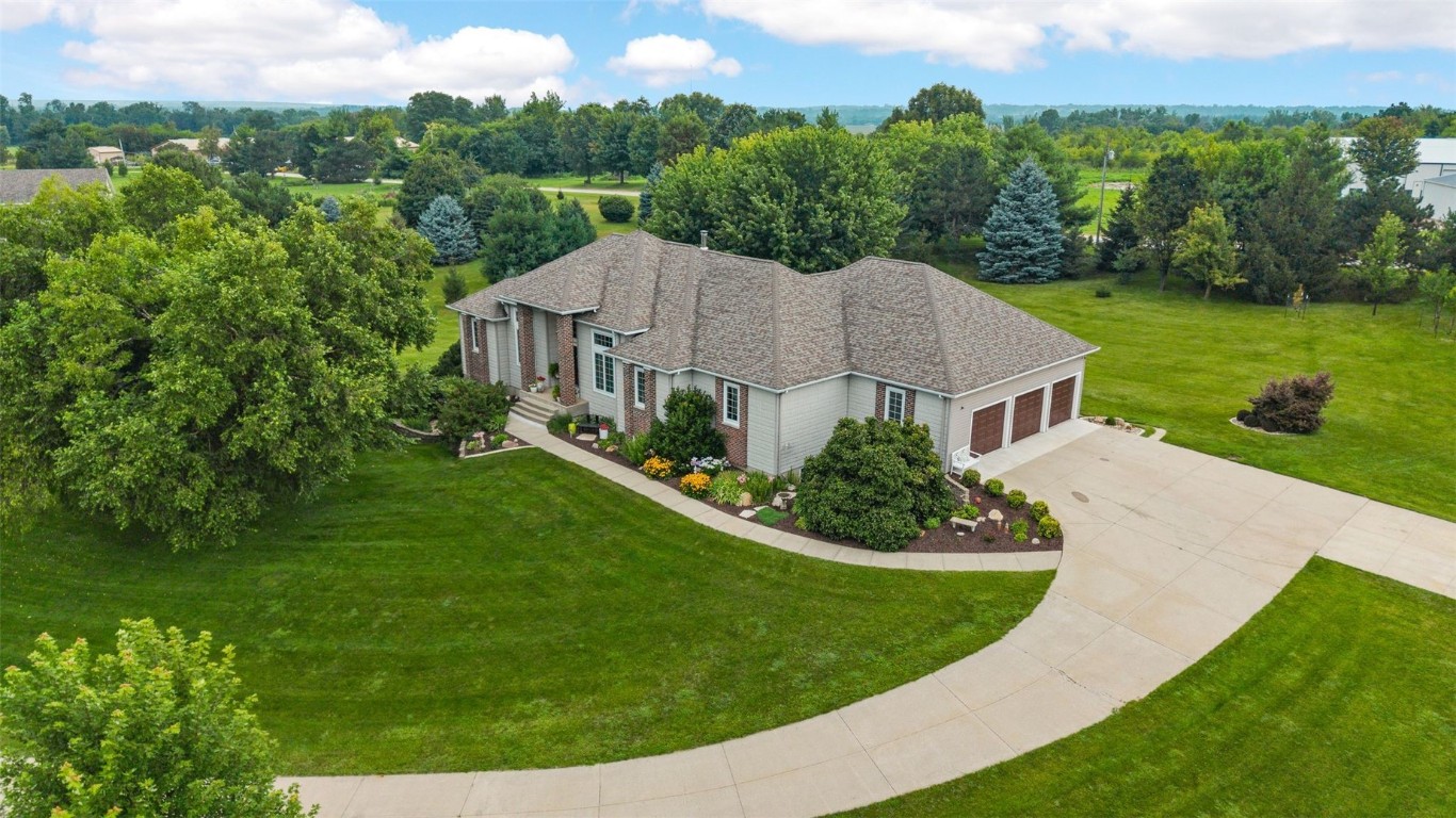 2470 Westwind Lane Cedar Rapids IA 52411
