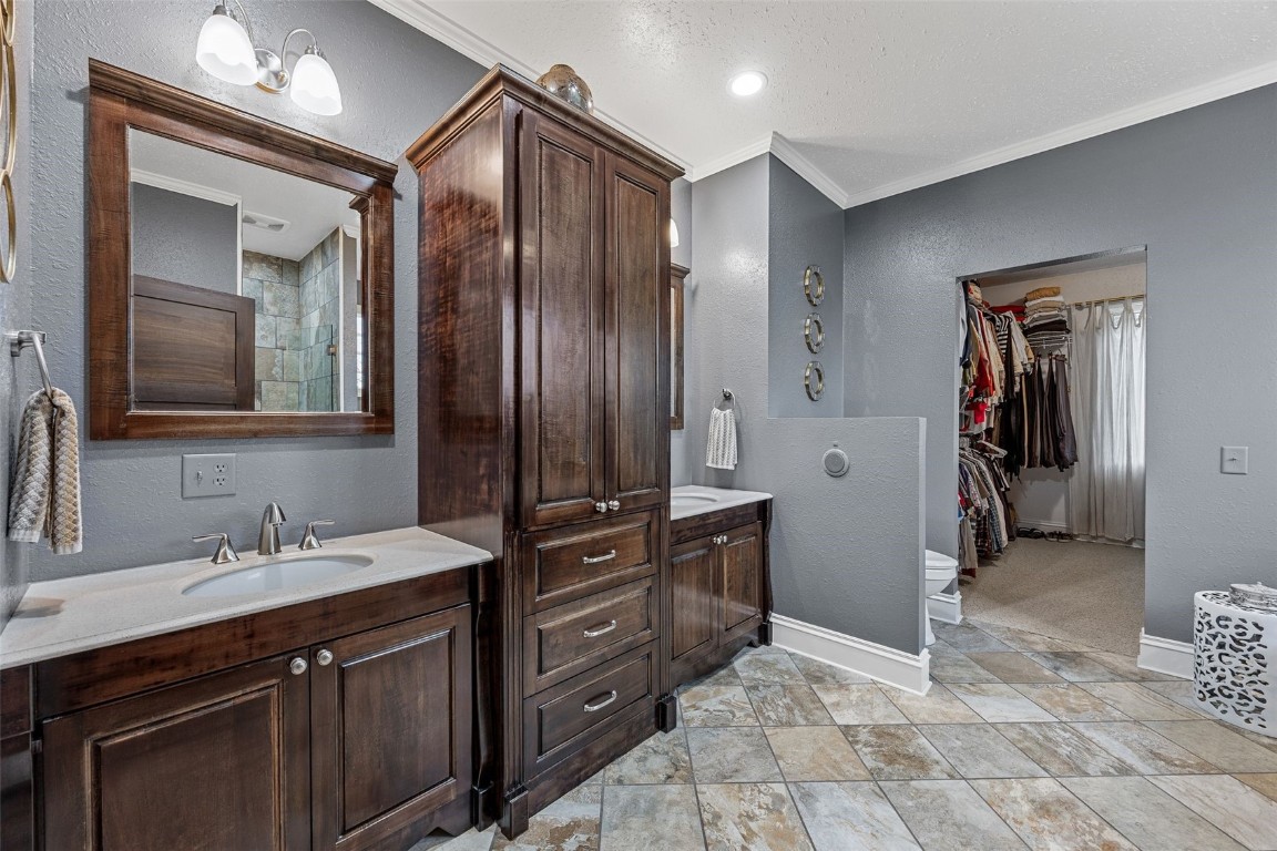 2470 Westwind Lane Cedar Rapids IA 52411