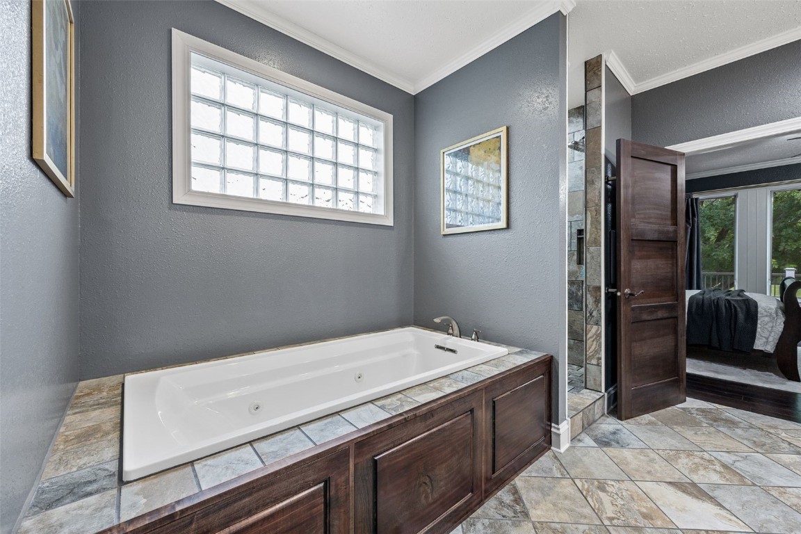2470 Westwind Lane Cedar Rapids IA 52411