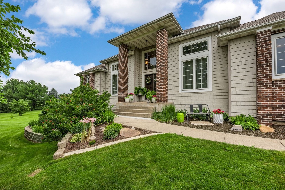 2470 Westwind Lane Cedar Rapids IA 52411