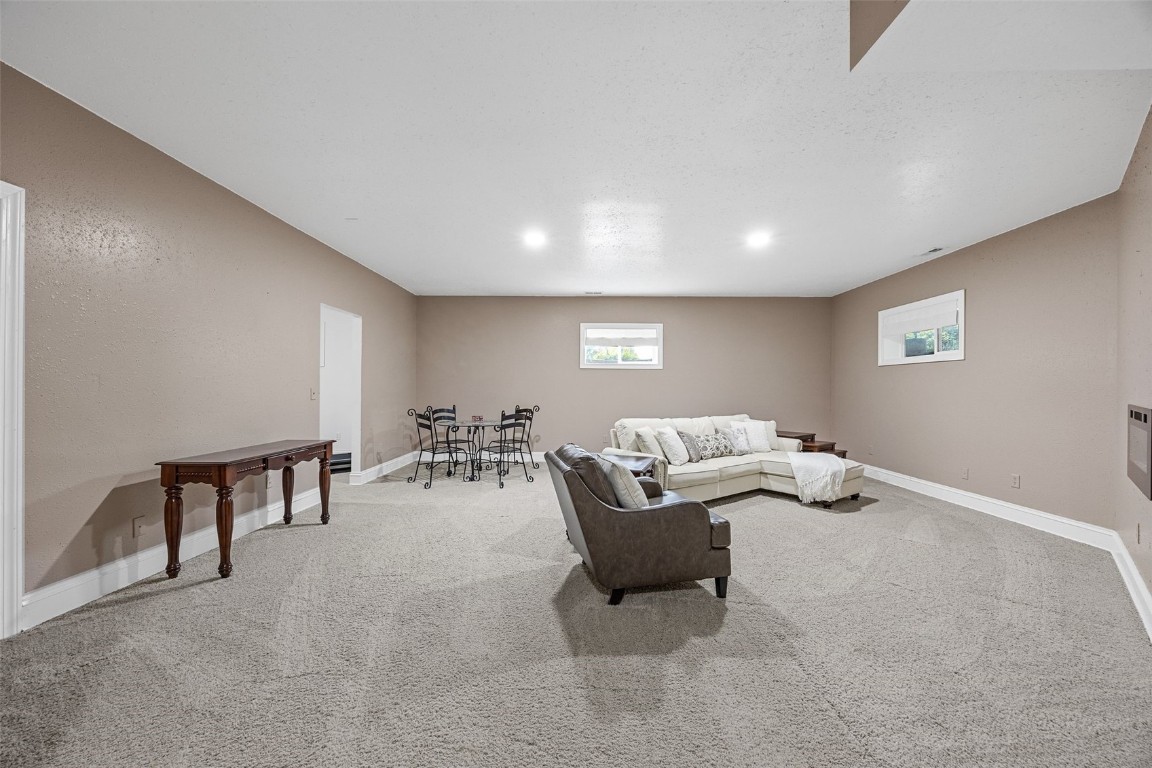 2470 Westwind Lane Cedar Rapids IA 52411