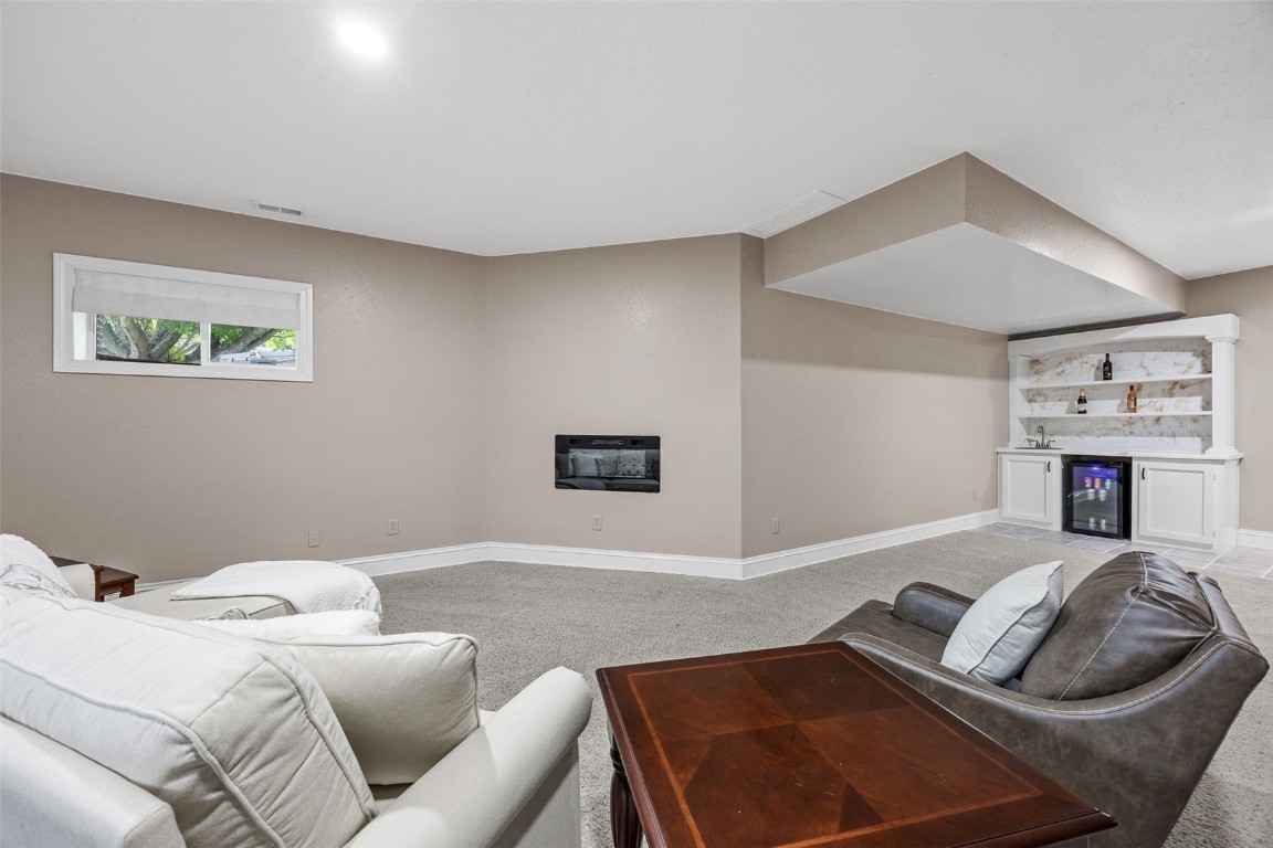 2470 Westwind Lane Cedar Rapids IA 52411