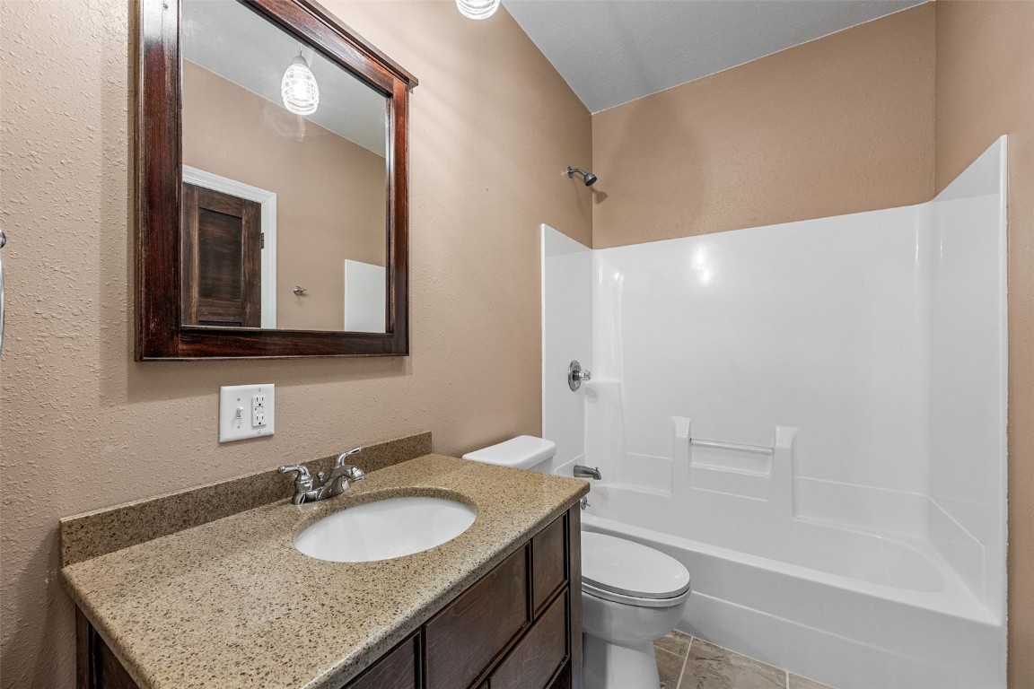 2470 Westwind Lane Cedar Rapids IA 52411