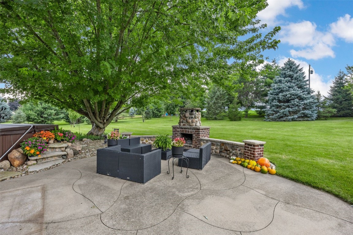 2470 Westwind Lane Cedar Rapids IA 52411