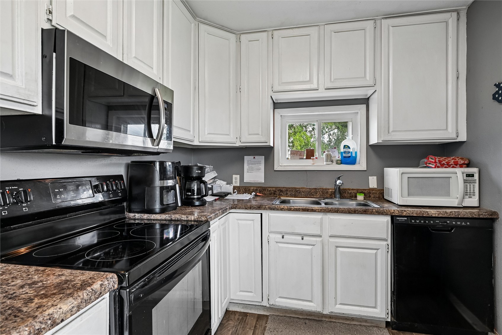 2797 Paris Road Central City IA 52214