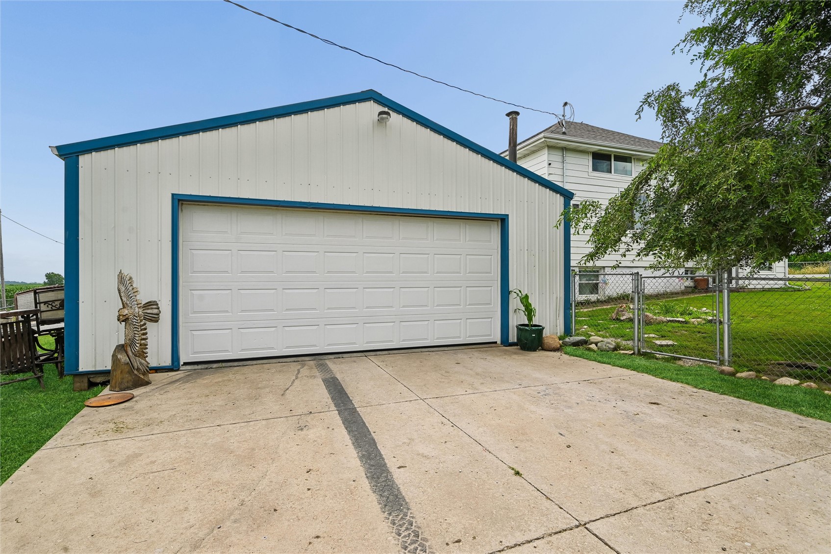 2797 Paris Road Central City IA 52214