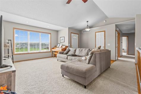 191 Bear Creek Court Palo IA 52324