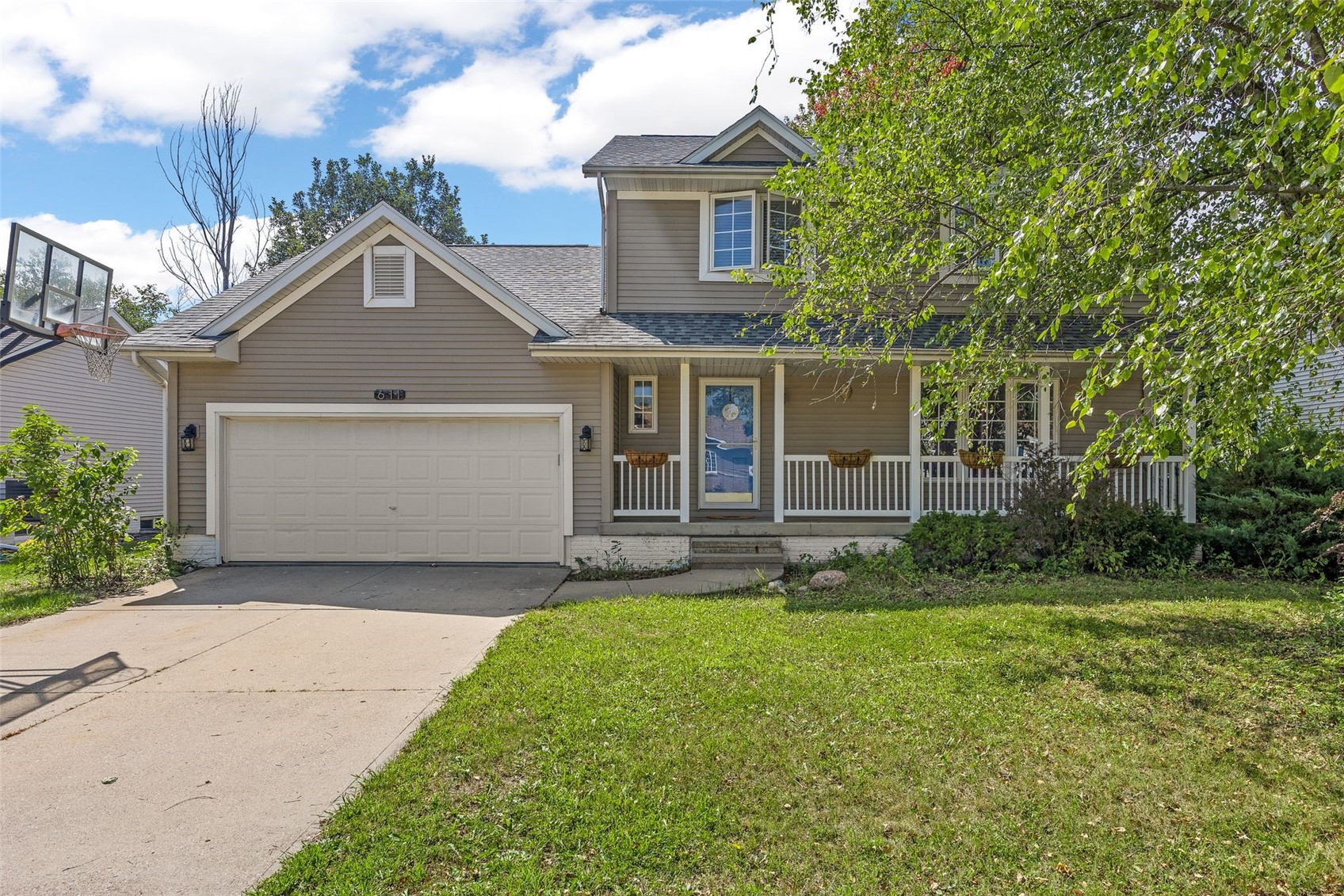 611 Deer Run Drive NE Cedar Rapids IA 52402