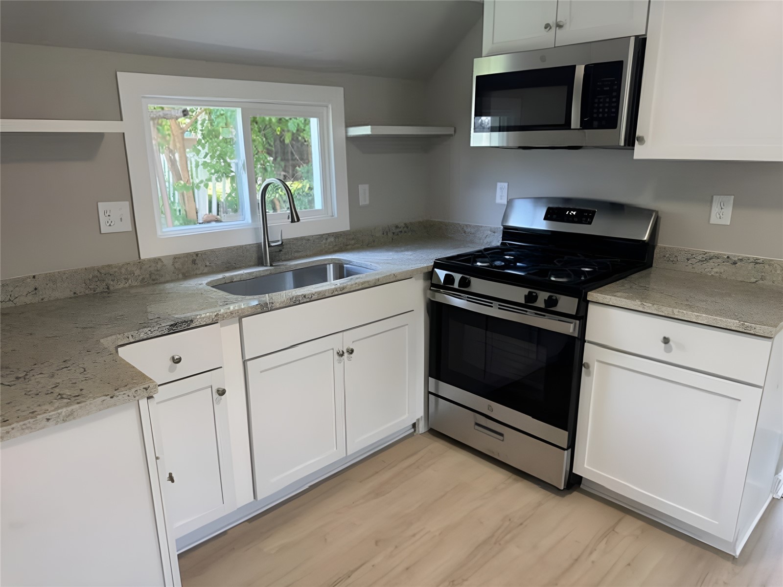 1116 15th Avenue SW Cedar Rapids IA 52404