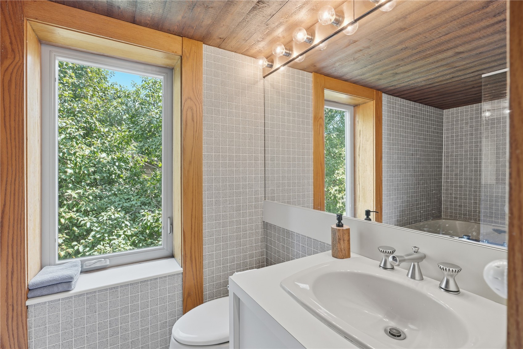4248 Cottage Grove Parkway SE Cedar Rapids IA 52403