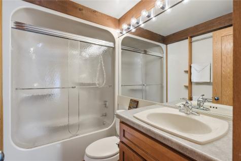 4248 Cottage Grove Parkway SE Cedar Rapids IA 52403