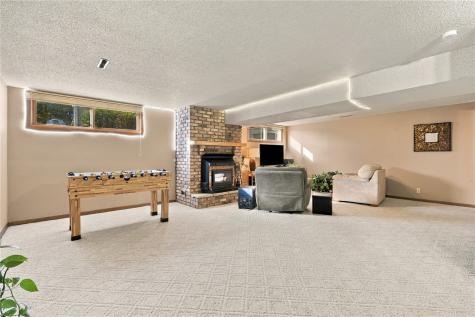 1516 Cottonwood Lane NE Cedar Rapids IA 52402
