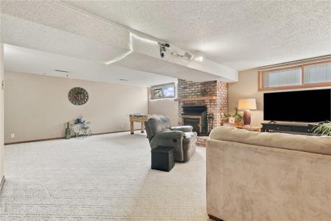 1516 Cottonwood Lane NE Cedar Rapids IA 52402