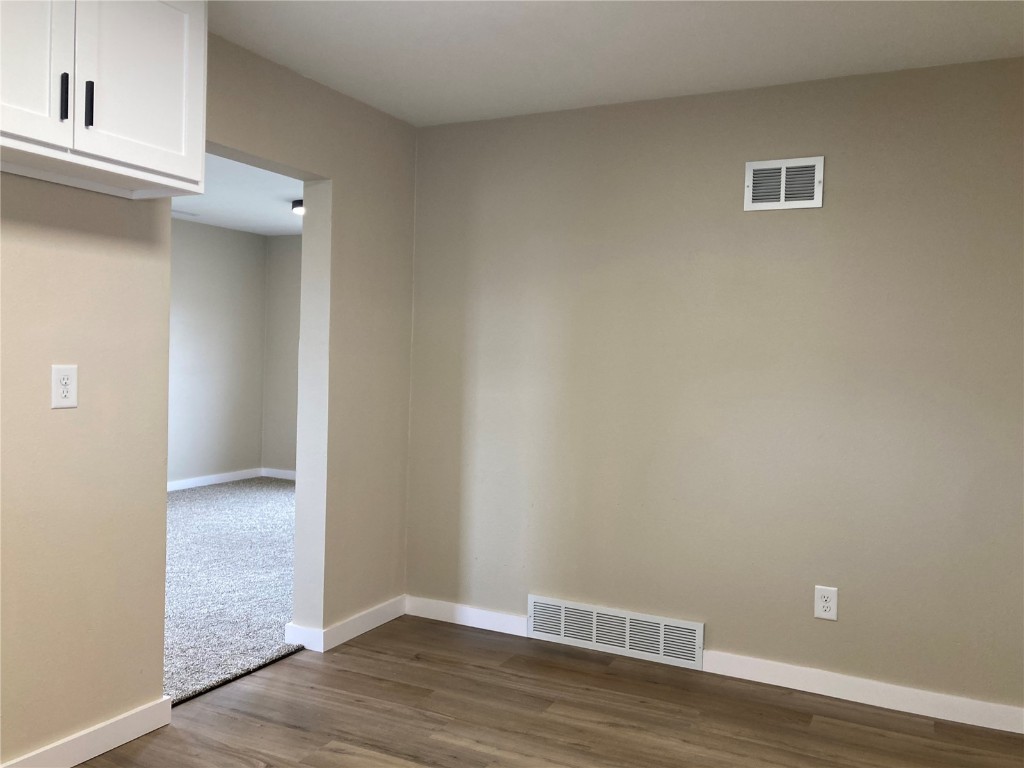 208 G Avenue Vinton IA 52349