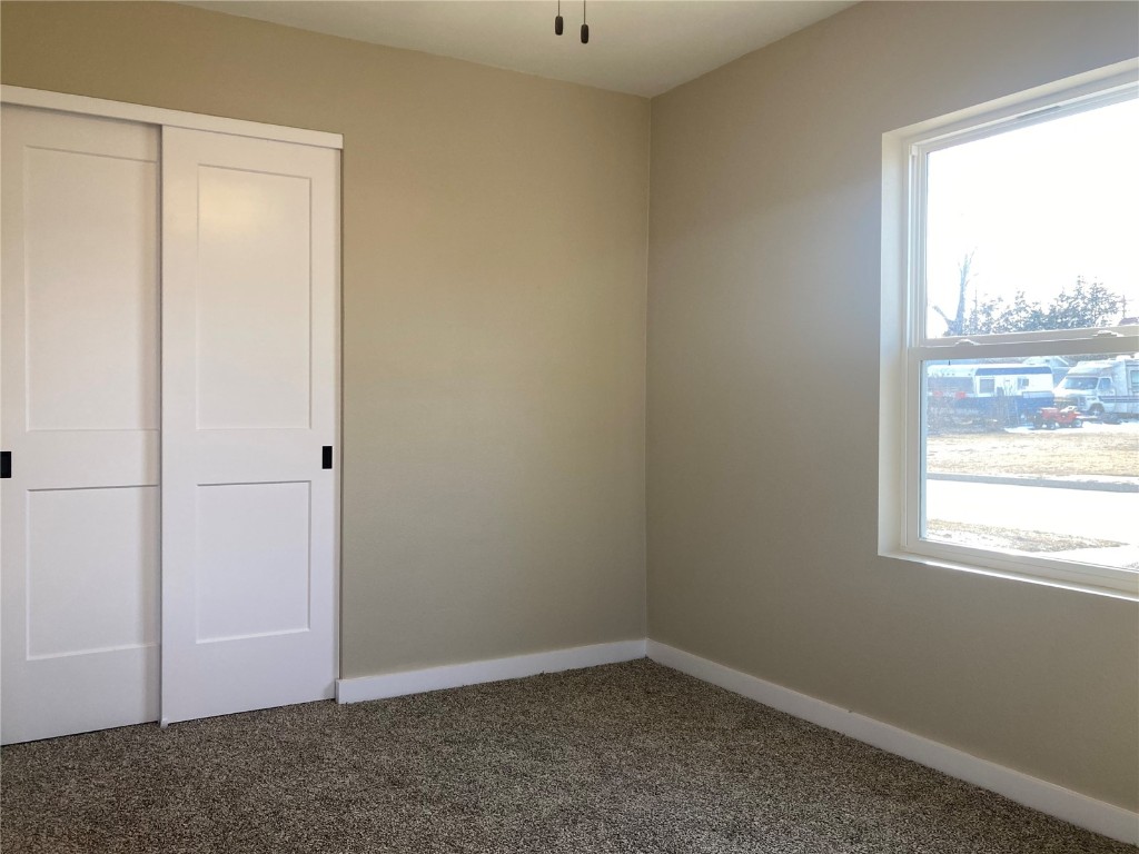 208 G Avenue Vinton IA 52349