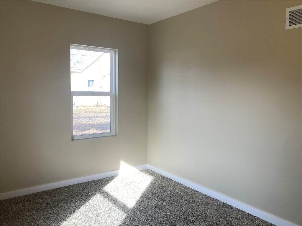 208 G Avenue Vinton IA 52349