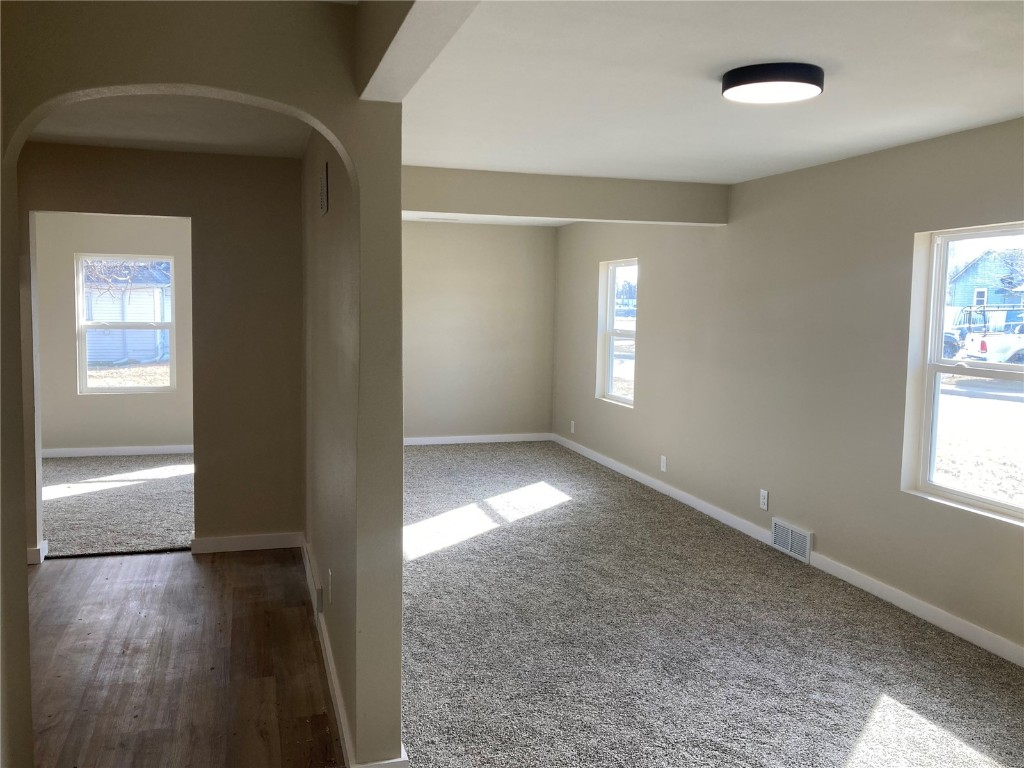 208 G Avenue Vinton IA 52349