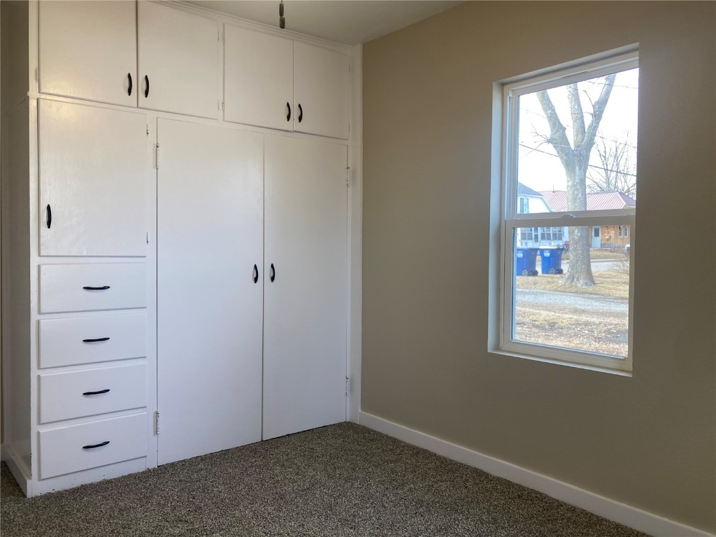 208 G Avenue Vinton IA 52349