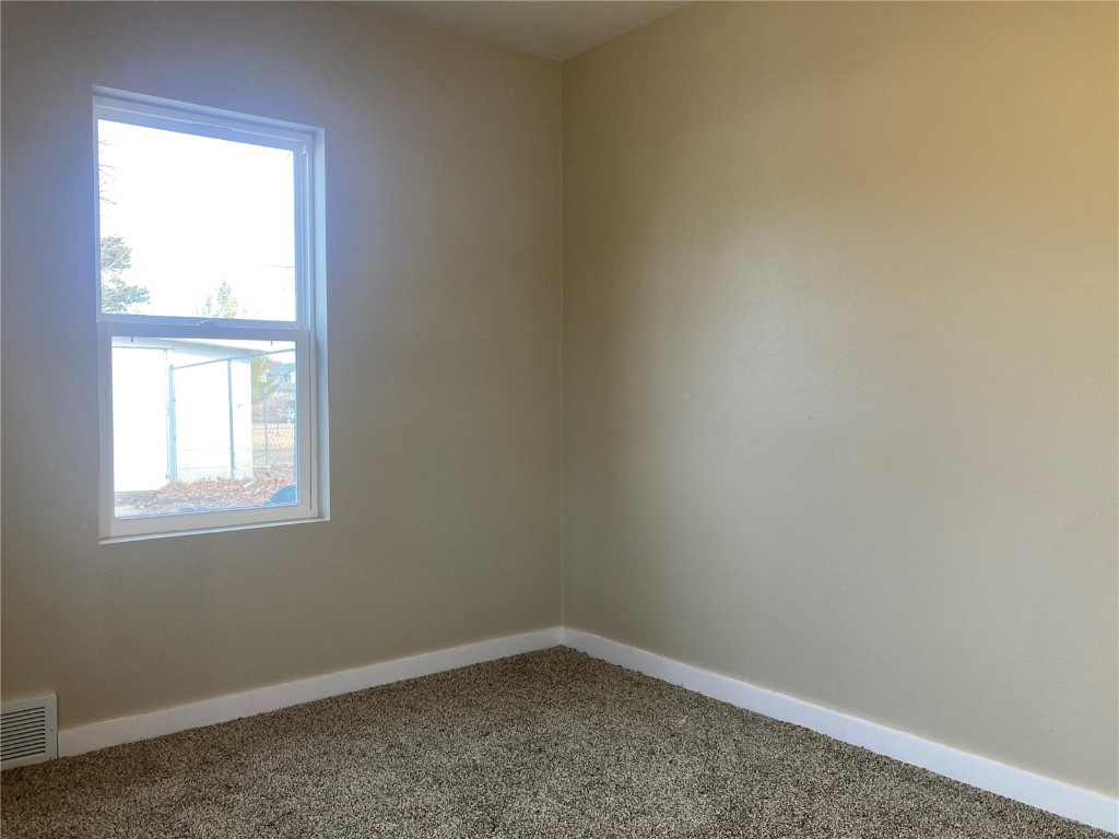 208 G Avenue Vinton IA 52349