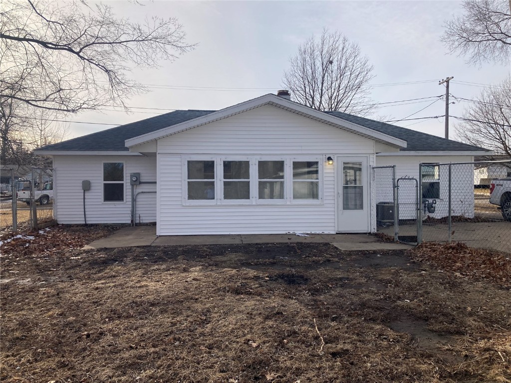 208 G Avenue Vinton IA 52349