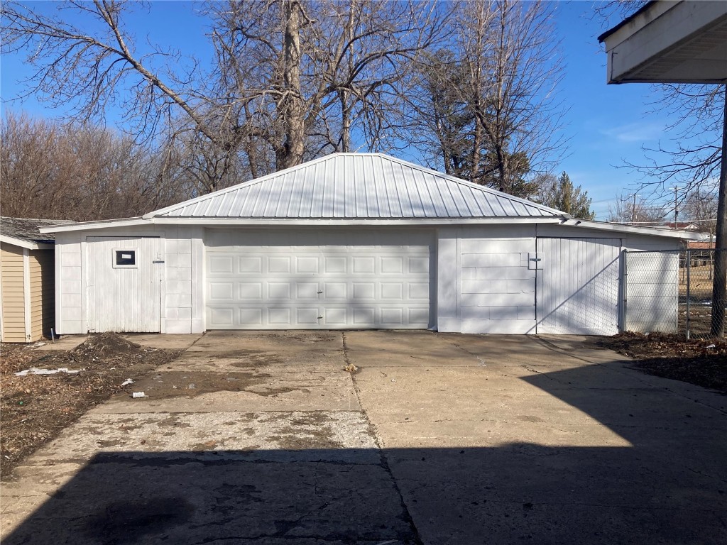 208 G Avenue Vinton IA 52349