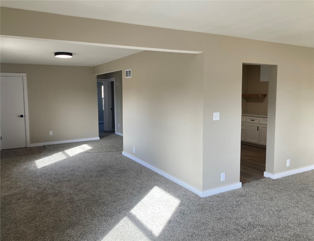 208 G Avenue Vinton IA 52349