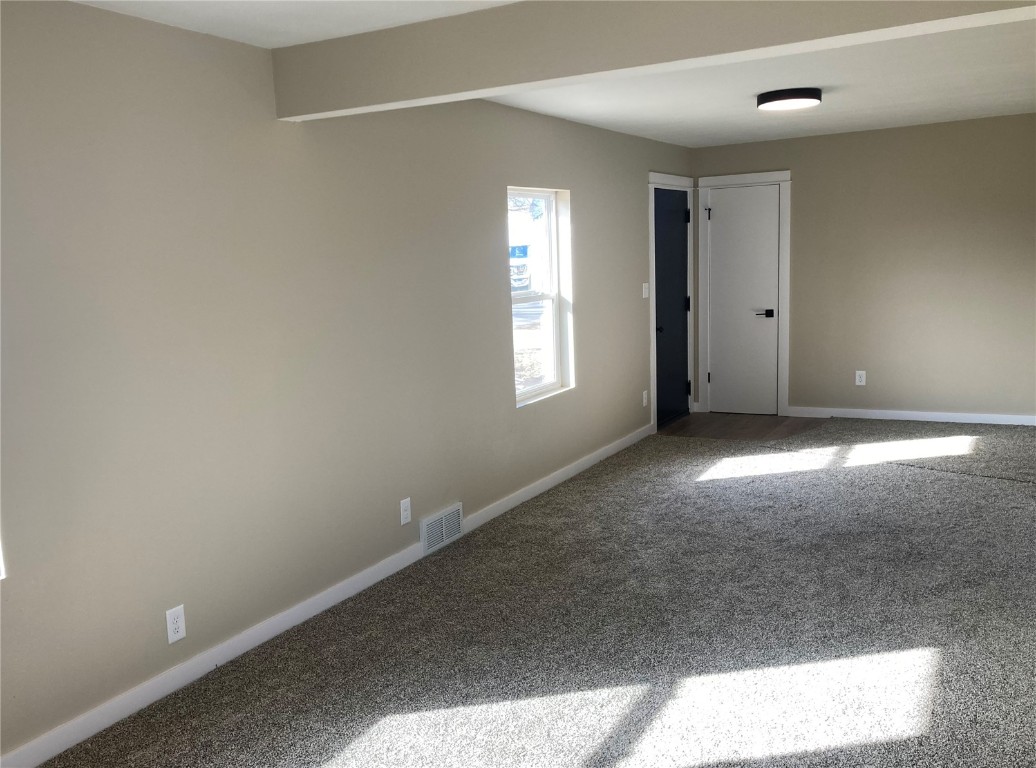 208 G Avenue Vinton IA 52349