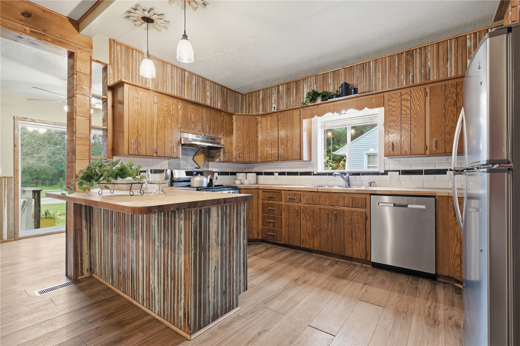 302 Park Avenue Rowley IA 52329