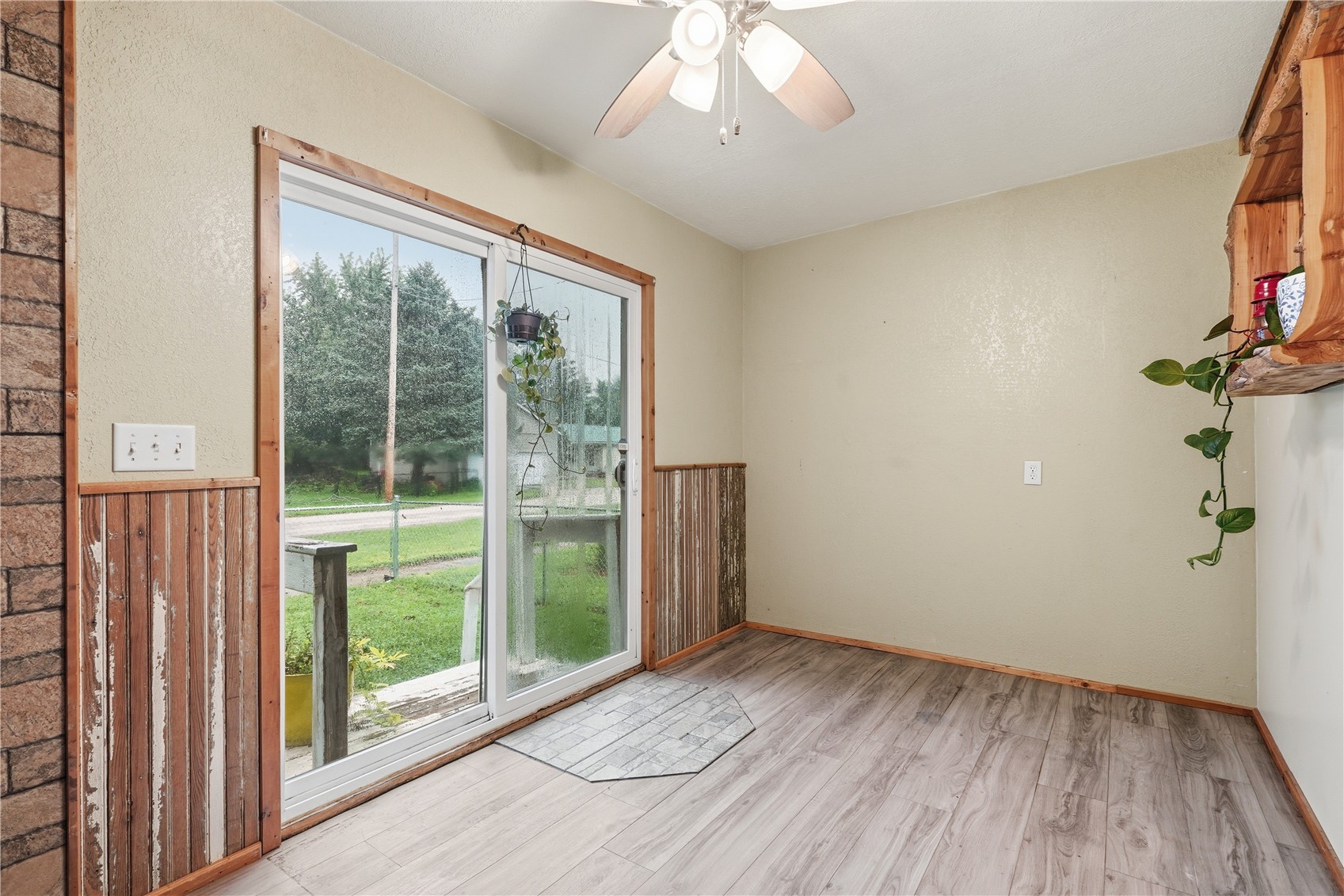 302 Park Avenue Rowley IA 52329