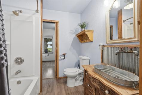 302 Park Avenue Rowley IA 52329