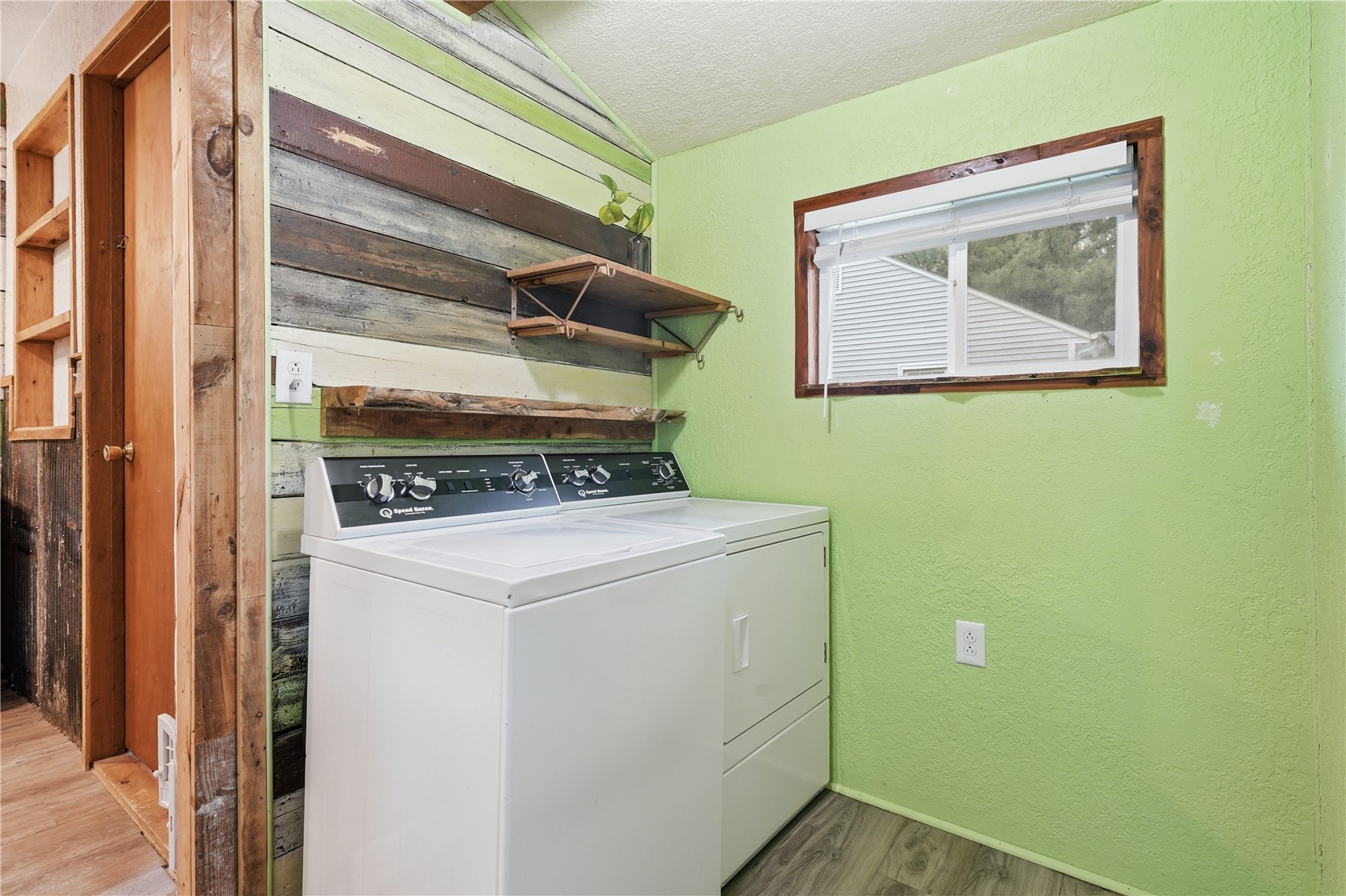302 Park Avenue Rowley IA 52329