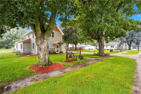 302 Park Avenue Rowley IA 52329