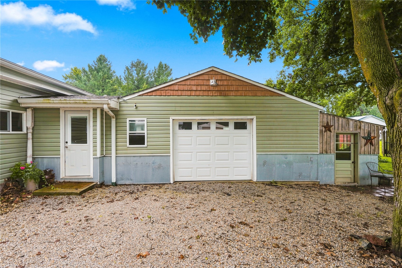 302 Park Avenue Rowley IA 52329