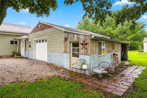 302 Park Avenue Rowley IA 52329
