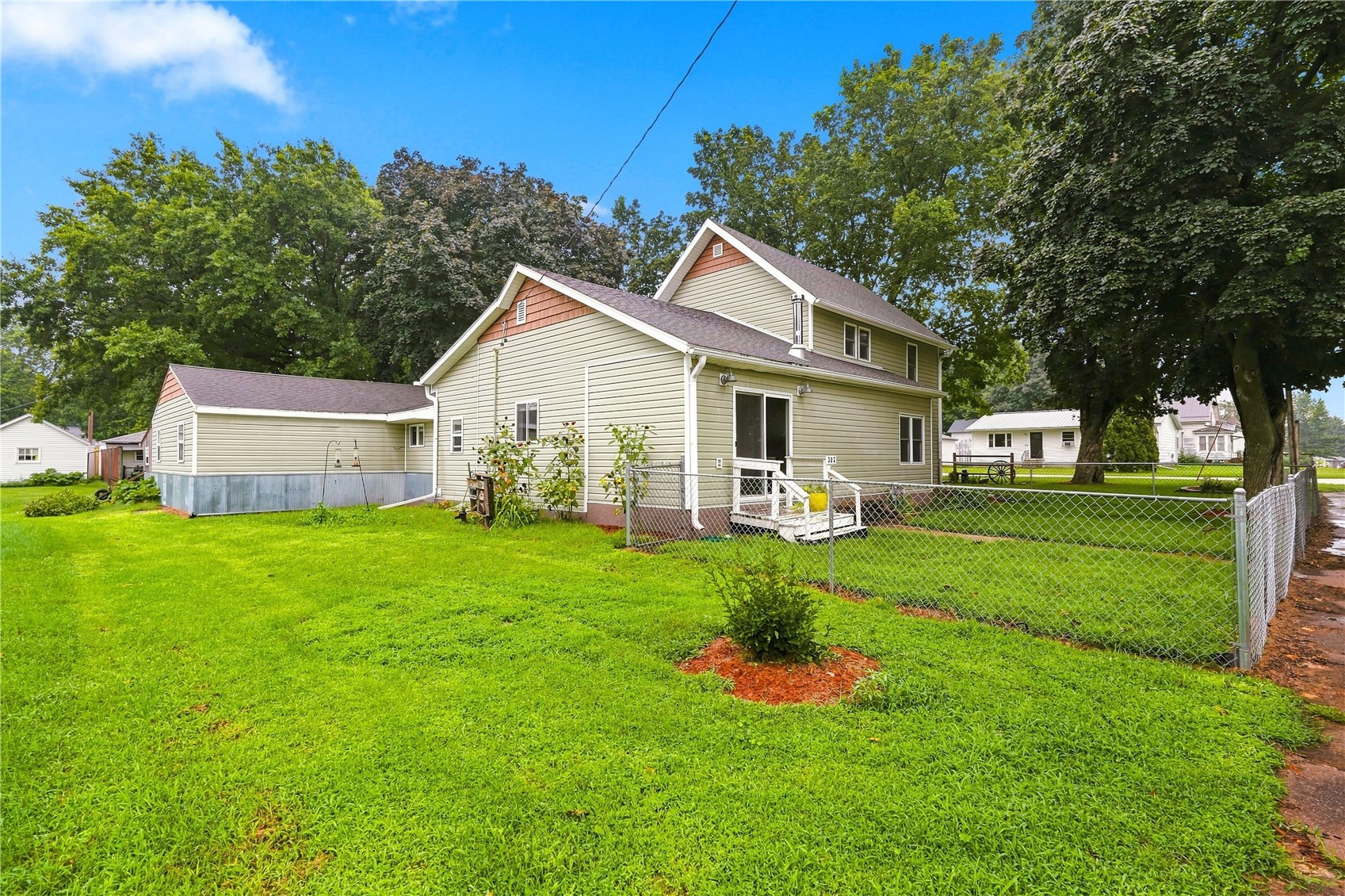 302 Park Avenue Rowley IA 52329