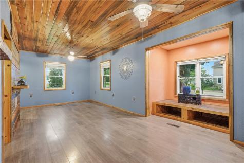 302 Park Avenue Rowley IA 52329