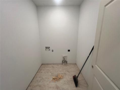 6818 Artesa Bell Drive Cedar Rapids IA 52404